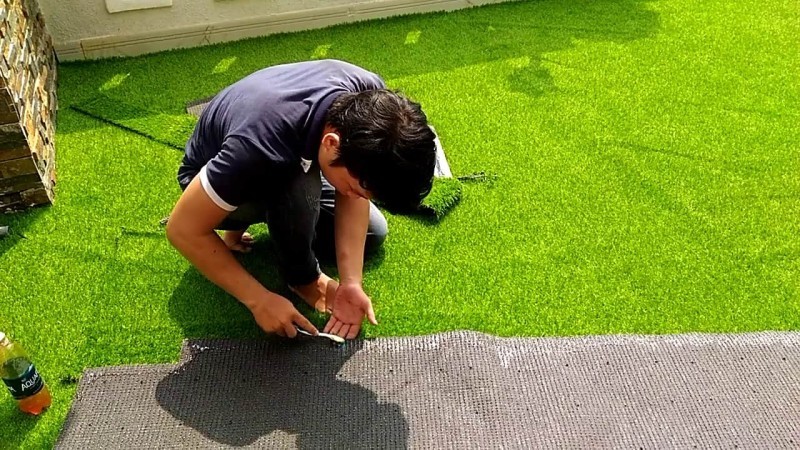 cách trải thảm cỏ nhân tạo