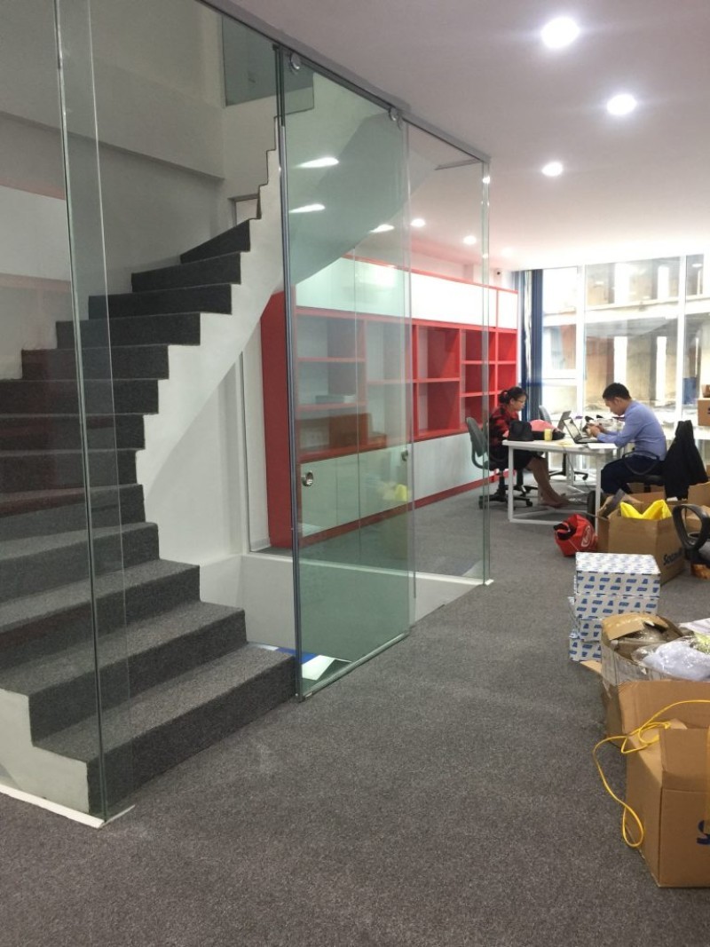 Kinh Nghiệm Lựa Chọn Thảm Trải Cầu Thang Văn Phòng Phù Hợp