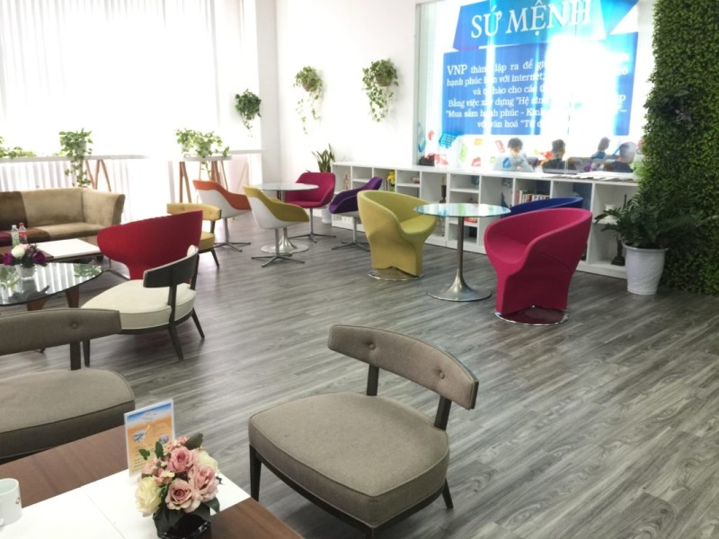 Sàn nhựa giả gỗ văn phòng là gì?